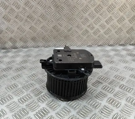 BMW X7 G07 Heater fan/blower 6836881