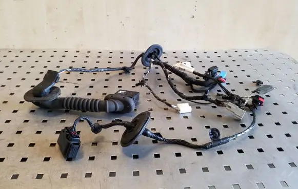 Ford Kuga I Front door wiring loom 8V4T14A584