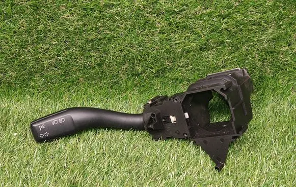 Audi A4 S4 B6 8E 8H Indicator stalk 8E0953513A