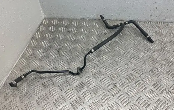Mercedes-Benz C W204 Engine coolant pipe/hose A2045011025