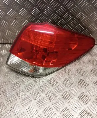 Subaru Legacy Rear/tail lights 22020067