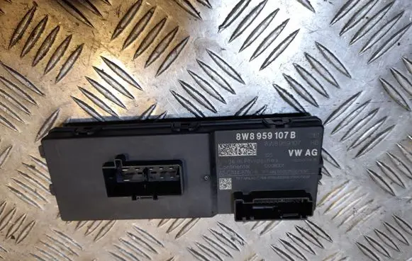 Audi Q7 4M Tailgate/trunk control unit/module 8W8959107B