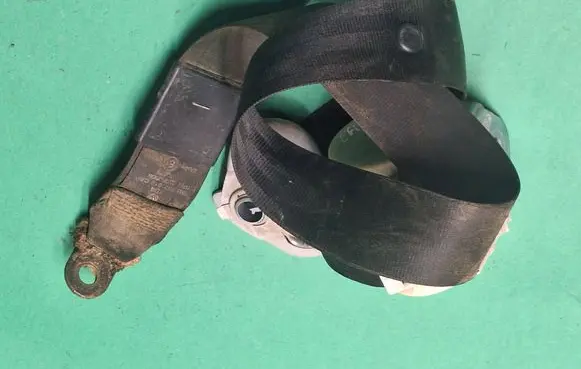 Volkswagen Caddy Rear seatbelt 2K0857812