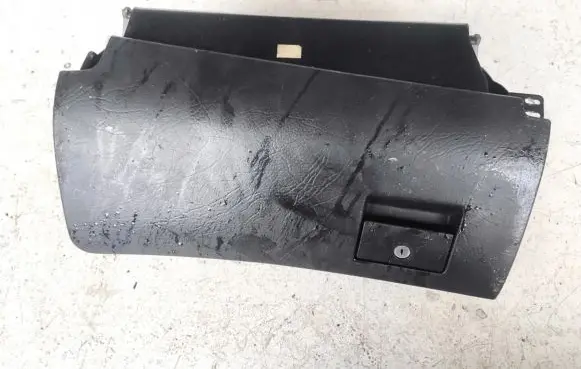 Audi A6 S6 C4 4A Glove box