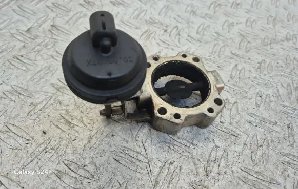 Volvo V70 Throttle valve
