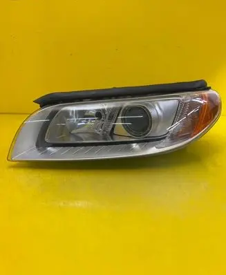 Volvo V70 Headlight/headlamp 31214347