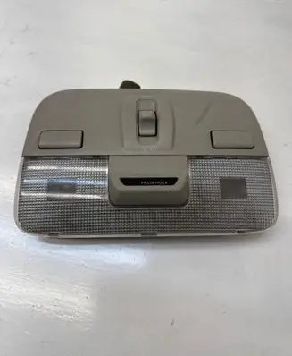 Subaru Outback Front seat light VC12008