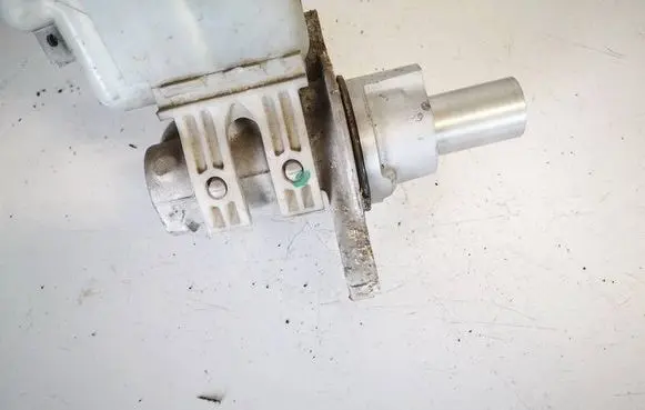 Master brake cylinder