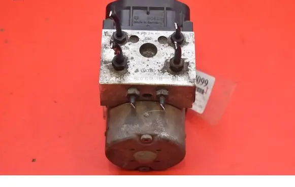 Audi A4 S4 B5 8D ABS Pump 8E0614111
