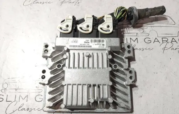 Ford Focus Engine control unit/module 6M5112A650AKB 5WS40832B