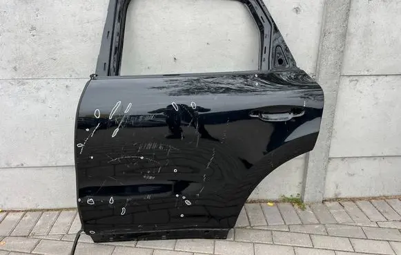Porsche Cayenne (9Y0 9Y3) Rear door