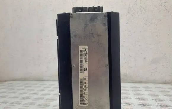 Volkswagen Touareg I Sound amplifier 7L6035466