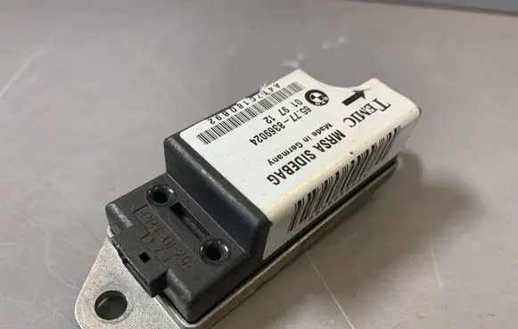 BMW 7 E38 Airbag deployment crash/impact sensor 8369024 A4736180892 65778369024