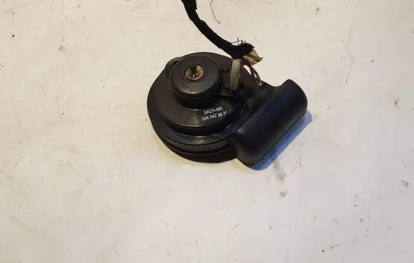 Mercedes-Benz E W210 Horn signal 0045423620