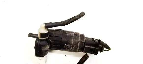 Volkswagen Tiguan Windscreen/windshield washer pump 1K6955651