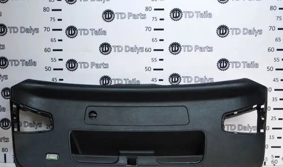Tailgate trim