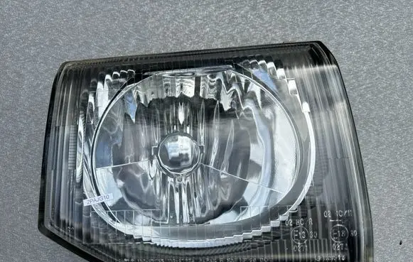 Mitsubishi Pajero Headlight/headlamp MR391880