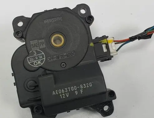 Ford Mondeo MK IV A/C air flow flap actuator/motor 063700-8320