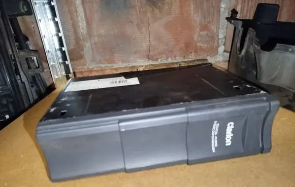 Peugeot 407 CD/DVD changer 96474279155 PU2590A CL0610X0017684