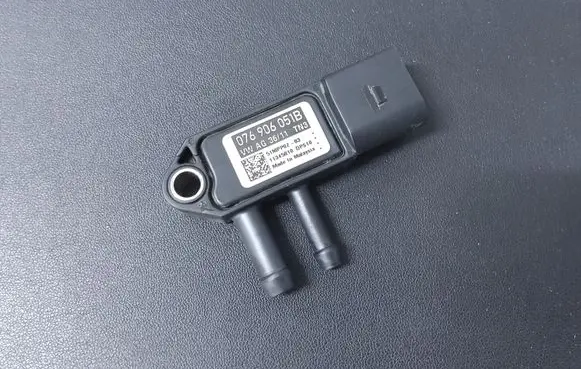 Volkswagen PASSAT B7 USA Exhaust gas pressure sensor 076906051B