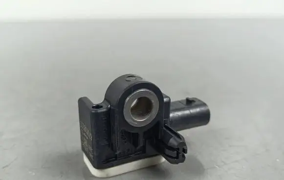 Maserati Quattroporte Airbag deployment crash/impact sensor 670038225