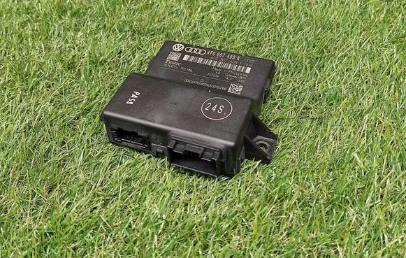 Audi A6 S6 C6 4F Gateway control module 4F0907468K 4F0907468F