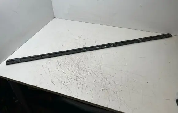 BMW 5 E39 Front door trim (molding) 7004030 7007030