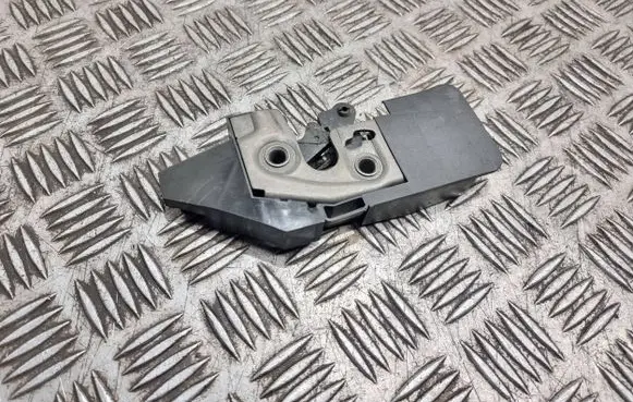 BMW 5 E39 Seat back rest lock catch 8221536
