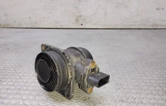 Volkswagen Touran I Mass air flow meter 0281002531 038906461B