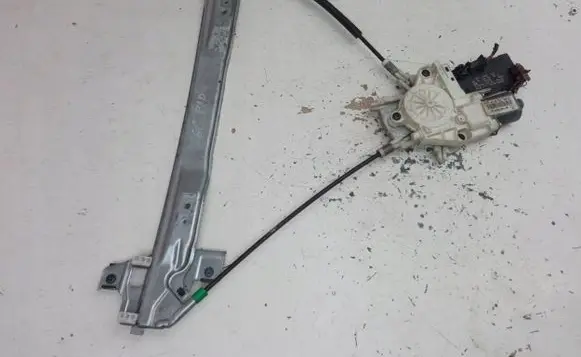 Peugeot 407 Sliding door motor assembly 