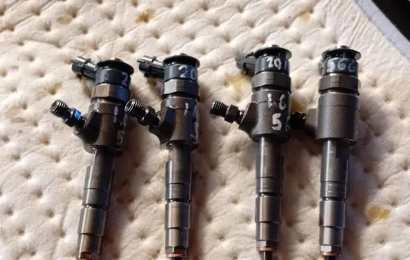 Peugeot 3008 I Fuel injectors set 0445110566