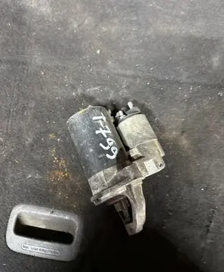 Ford Focus Starter motor 0001107500
