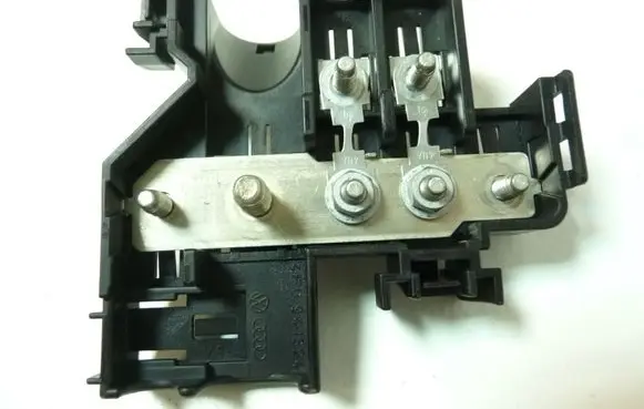 Audi A6 S6 C6 4F Battery bracket 4F0941824