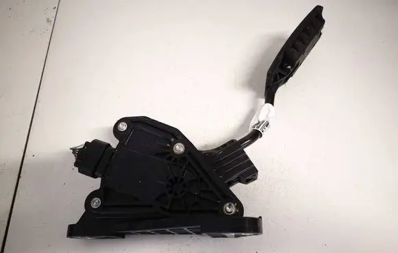 Honda CR-V Accelerator throttle pedal