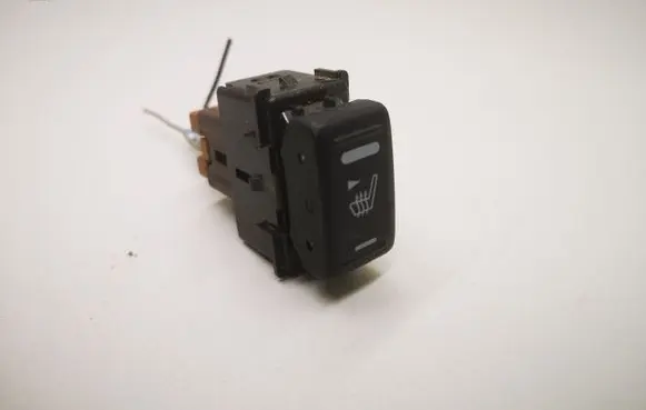 Nissan Navara D40 Seat heating switch