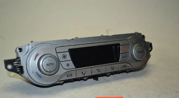 Ford Focus Climate control unit 7M5T18C612CG W9WA07541