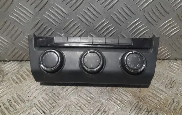 Skoda Octavia Mk3 (5E) Climate control unit 5E0820047D