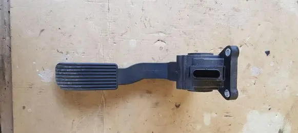 Mercedes-Benz Vito Viano W447 Accelerator throttle pedal A9073010200