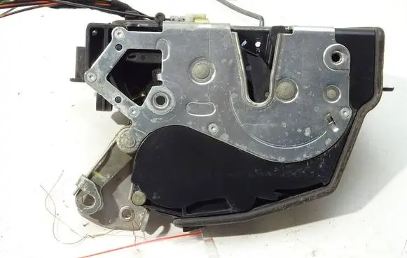 BMW 7 E65 E66 Rear door lock 7012146