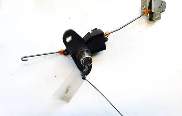 Opel Vectra B Tailgate exterior lock 90457255
