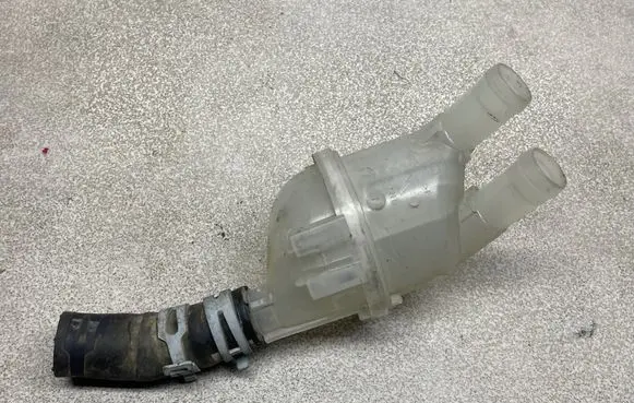 Opel Insignia B Coolant expansion tank/reservoir 39225786