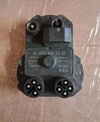 Mercedes-Benz E W124 Ignition amplifier control unit 0055453232