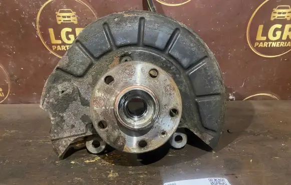 Volkswagen Touran I Front wheel hub spindle knuckle