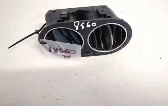 Volkswagen Golf Plus Dash center air vent grill 5m0819710