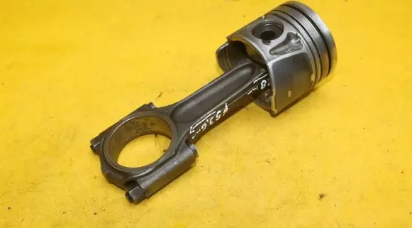 Ford Mondeo MK IV Piston with connecting rod 085190