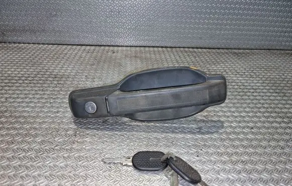 Iveco Daily 30.8 - 9 Front door exterior handle