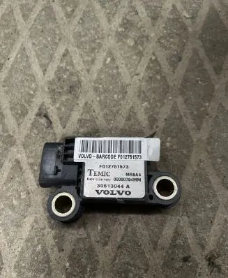 Volvo S40, V40 Airbag deployment crash/impact sensor 30613044 30613044A F012751573
