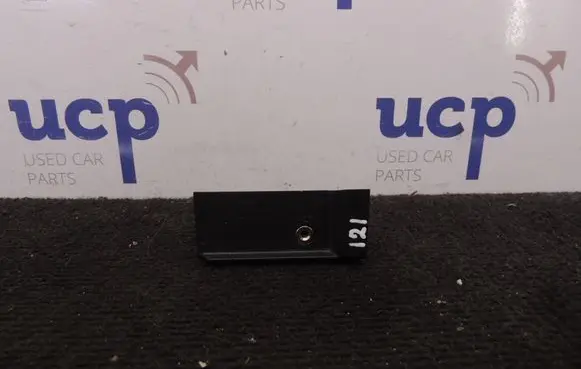 Volvo XC60 AUX in-socket connector 30755609 D121