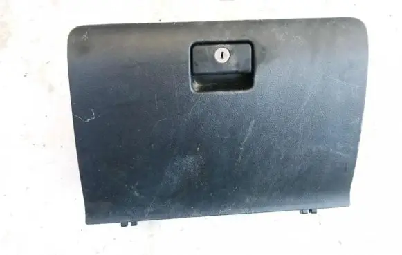 Toyota Corolla Verso AR10 Glove box