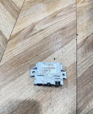 Mercedes-Benz C W205 Aerial antenna amplifier A2139051905 50110252 ZGS001221215